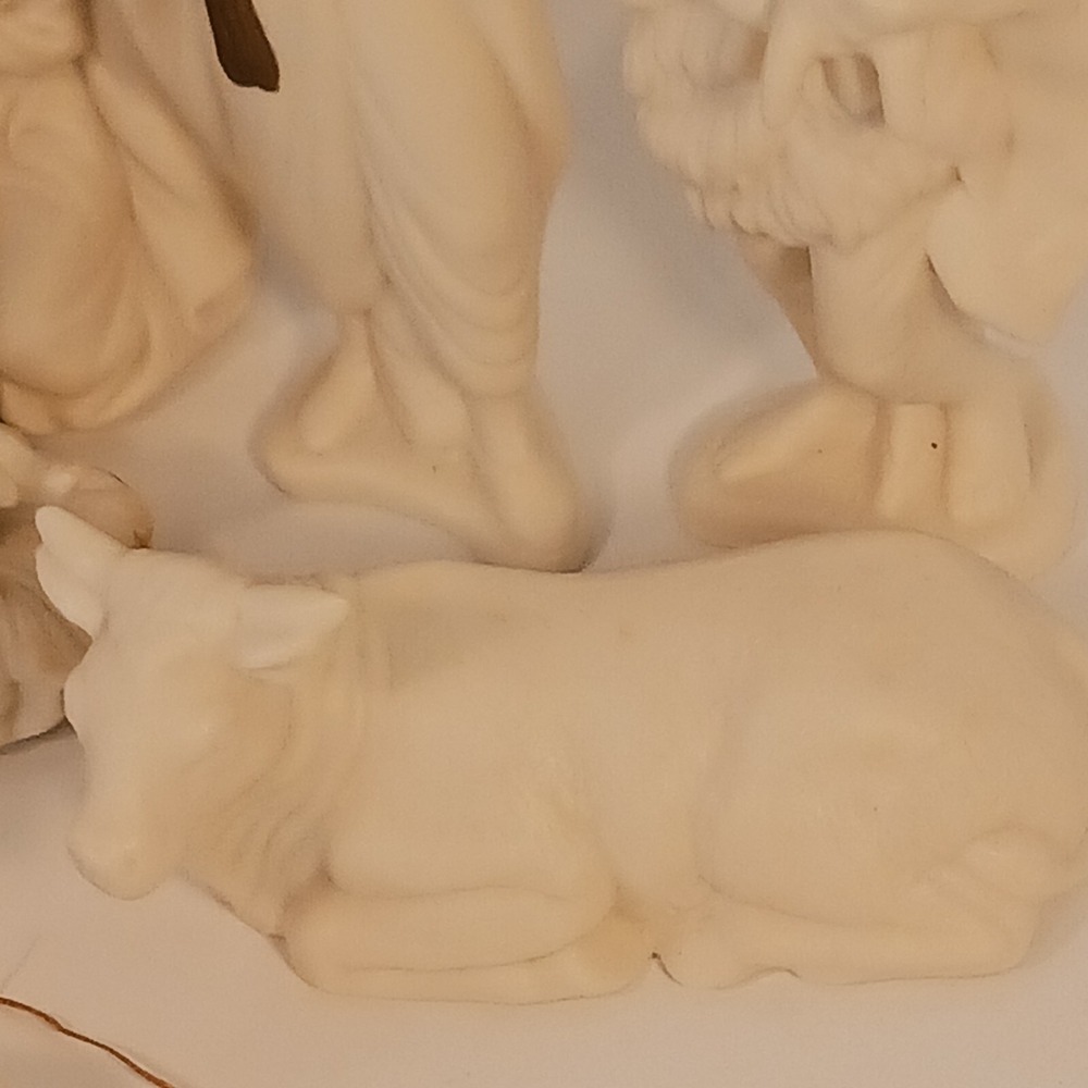 Porcelain Nativity 10 pc. set distributed by Hudson Corp. Ivory Color - Picture 8 of 11